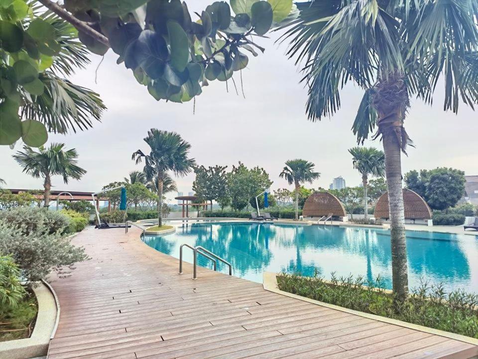 C1113 Almas Suites Galaxy Space Netflix By Stay Nusajaya  Ngoại thất bức ảnh