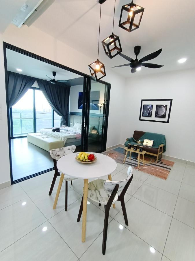C1113 Almas Suites Galaxy Space Netflix By Stay Nusajaya  Ngoại thất bức ảnh